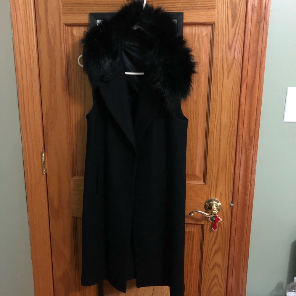 Black long Zara vest with removable faux fur scarf